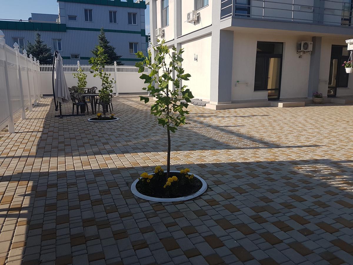 Hotel Aleksandriya Chornomorsk Exterior foto